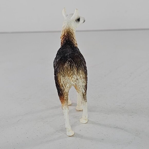 Breyer Stablemates Llama Figurine Realistic Collectible Plastic Animal #5410 - Picture 6 of 7